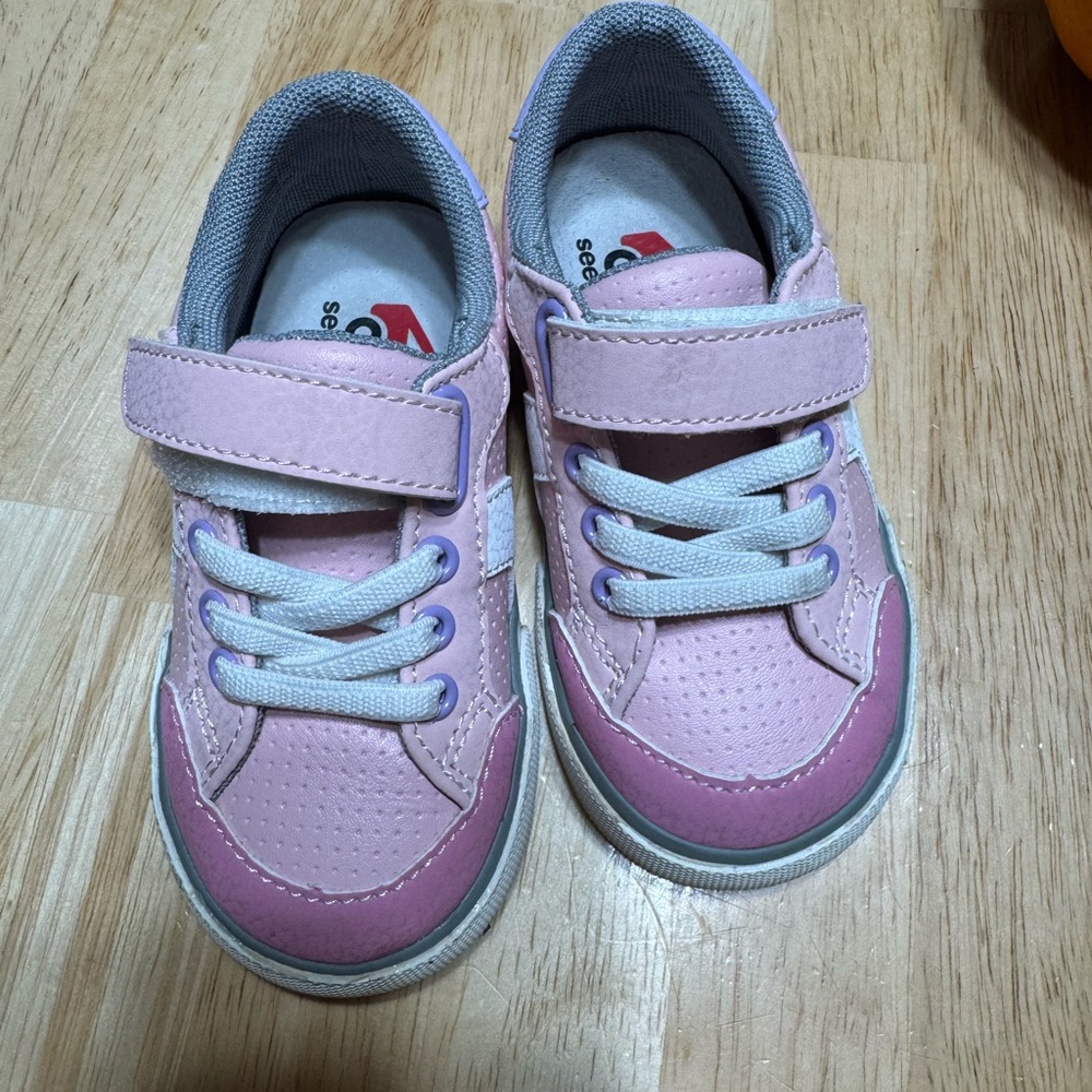 See Kai Run Kristin Sneaker
